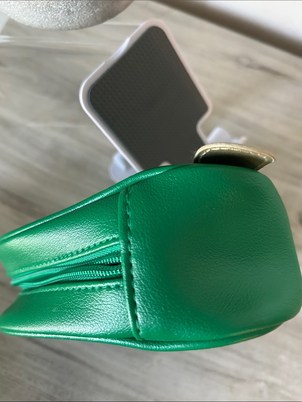 Bath and Body Works Green Turtle Shell Mini Bag with Gold Accent - NWOT - Picture 5 of 6